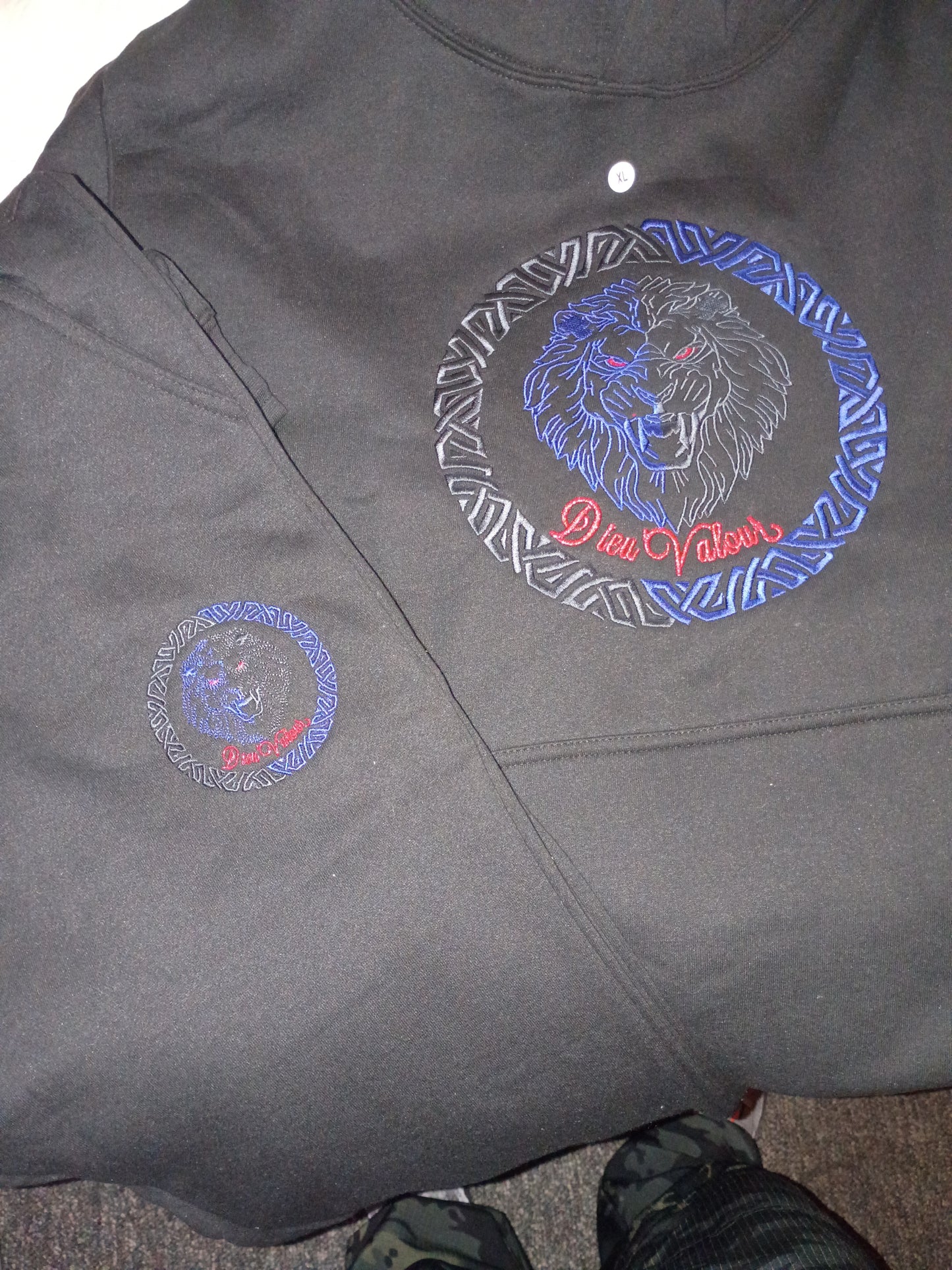 Dieu Valour Embroidered Lion Crest Heavyweight Pullover Hoodie